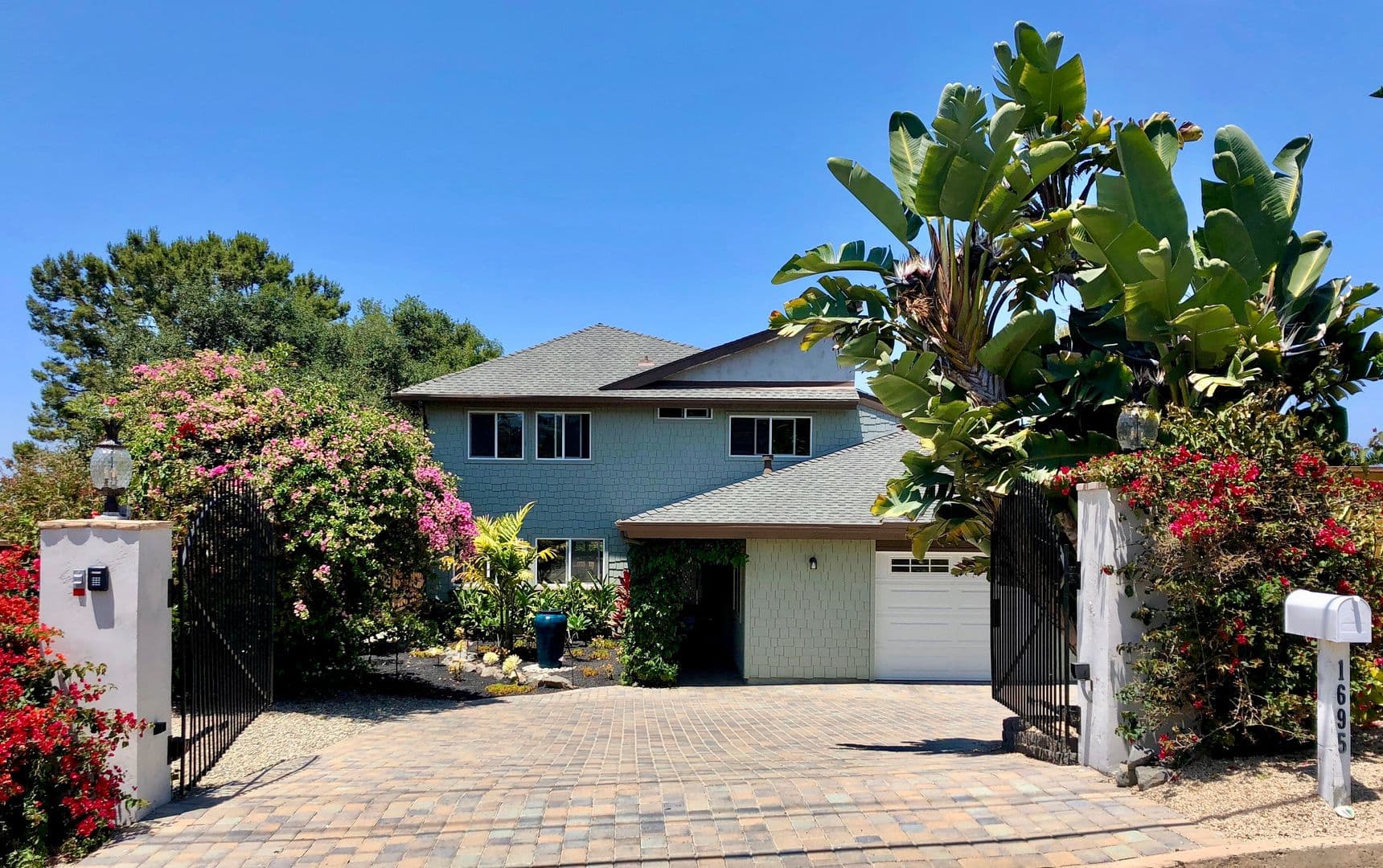 Oceanside House: 1695 Laurel Road