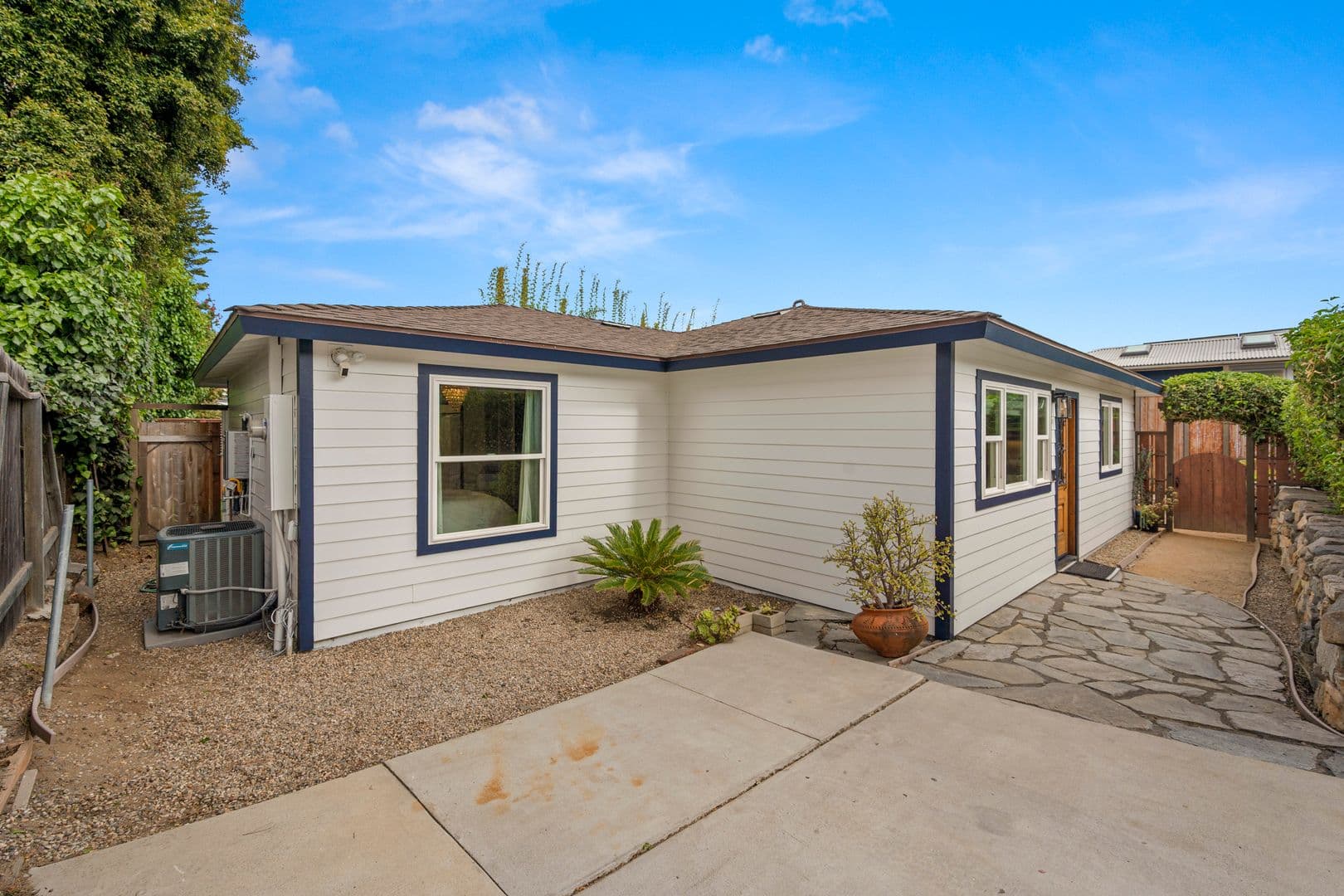 Solana Beach House: 802 1/2 Stevens Avenue