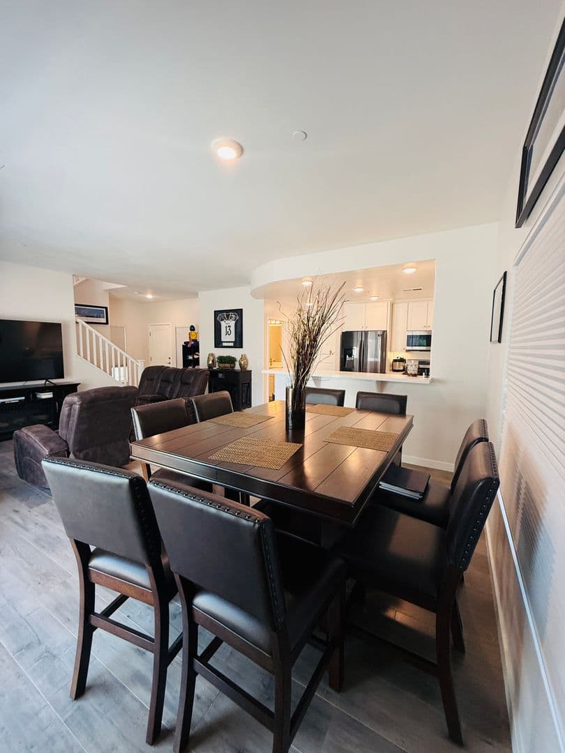 El Cajon House: 748 Lincoln Place