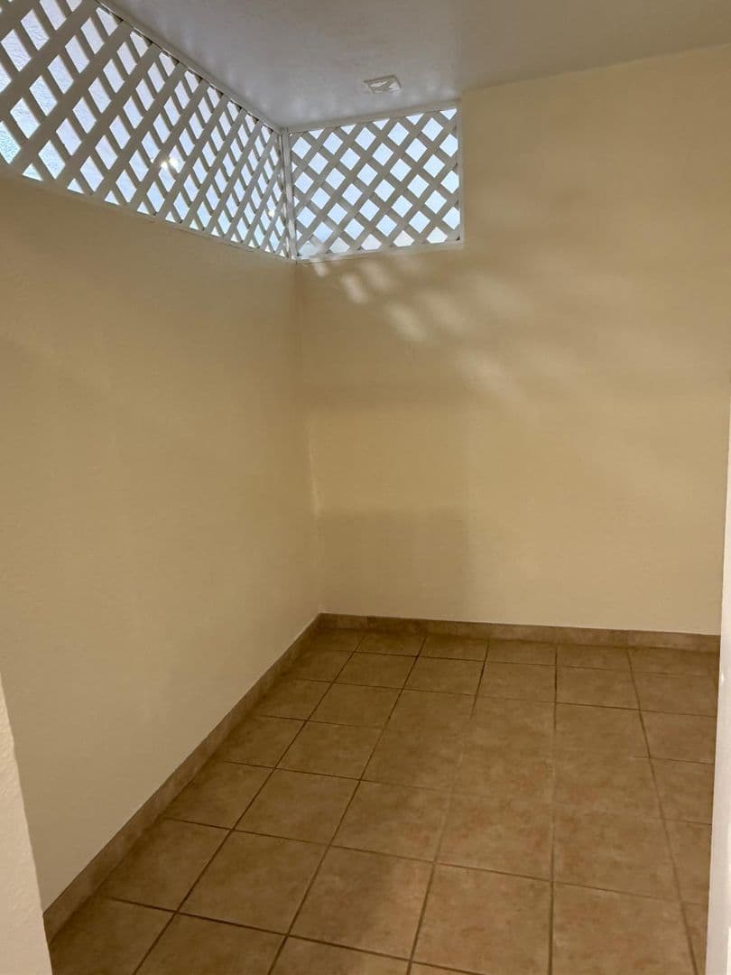San Diego Apartment: 1259A Morena Blvd