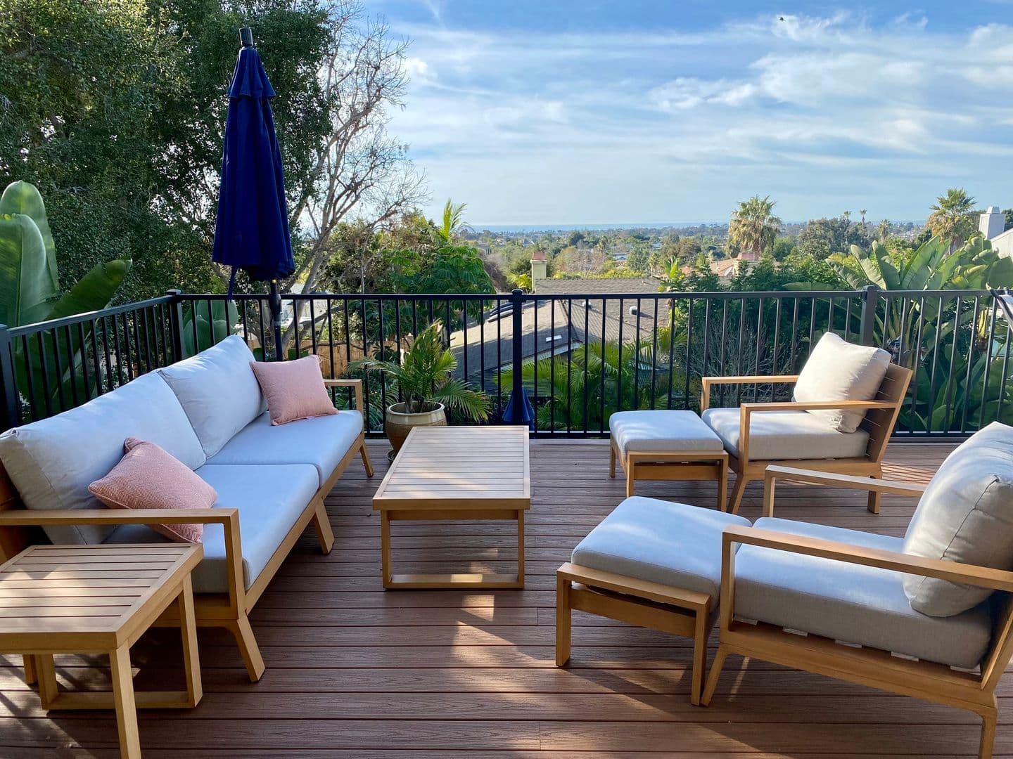 Oceanside House: 1695 Laurel Road