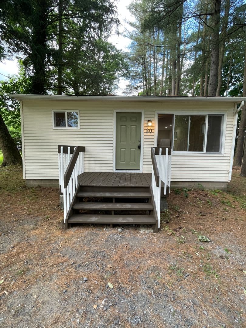 East Stroudsburg Apartment: Minisink Cottages