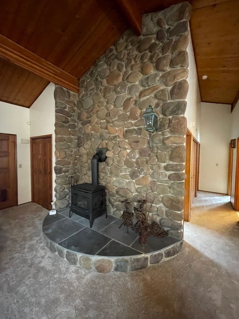 Cresco House: 3530 Spruce Cabin Road
