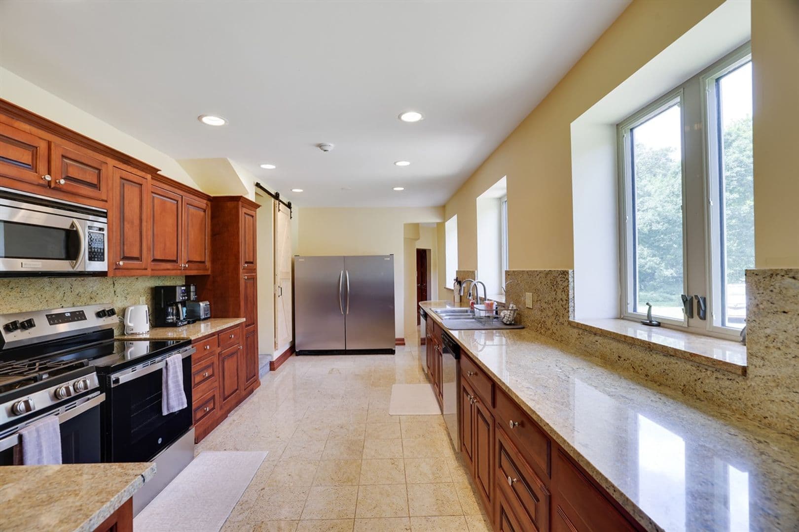 Mount Pocono House: 133 Montanesca Road