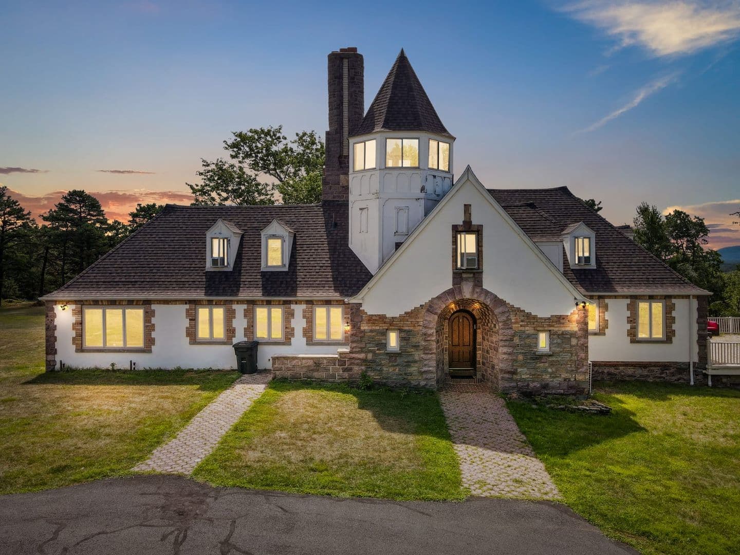 Mount Pocono House: 133 Montanesca Road