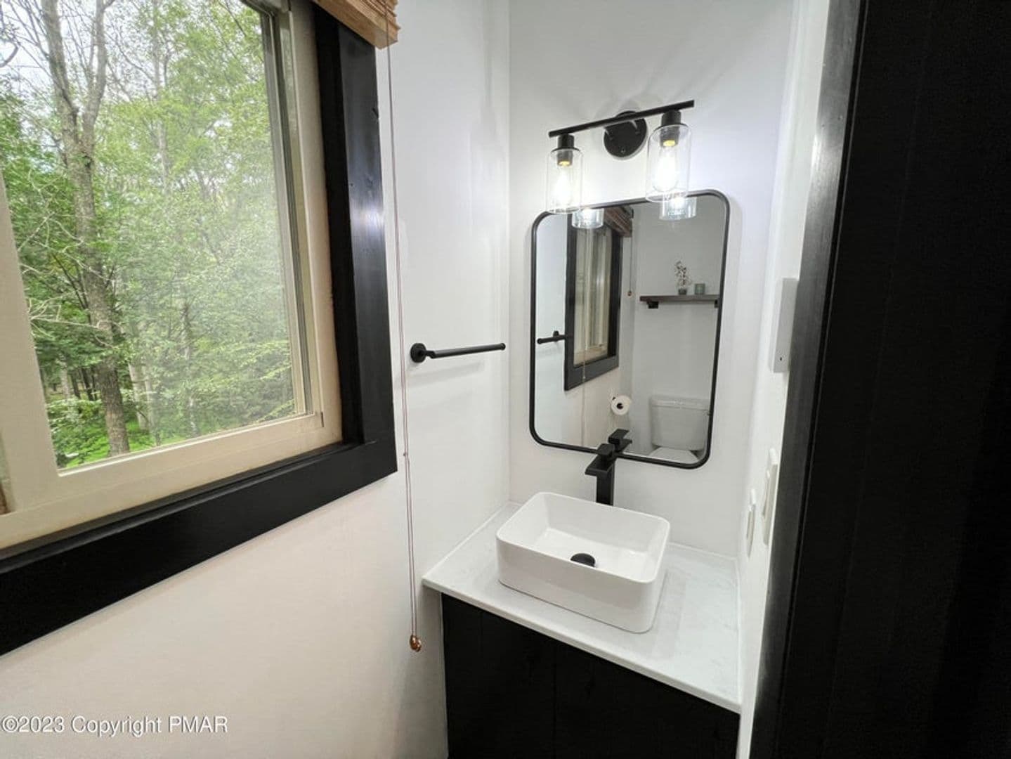 Bushkill House: 211 Dorchester Dr