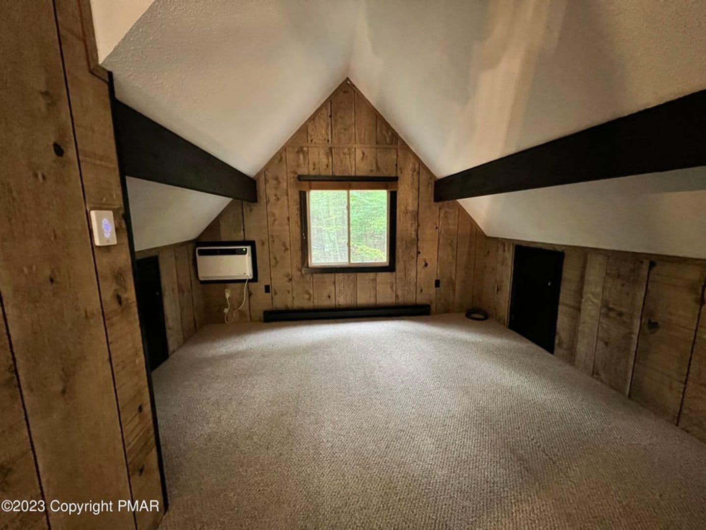 Bushkill House: 211 Dorchester Dr
