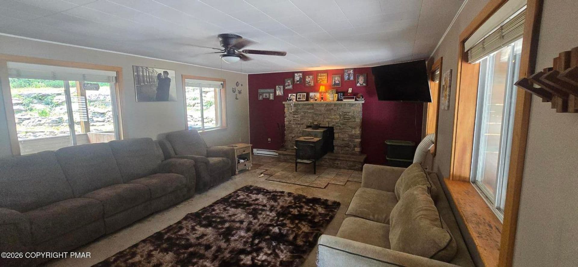East Stroudsburg House: 135 Little Creek Lane