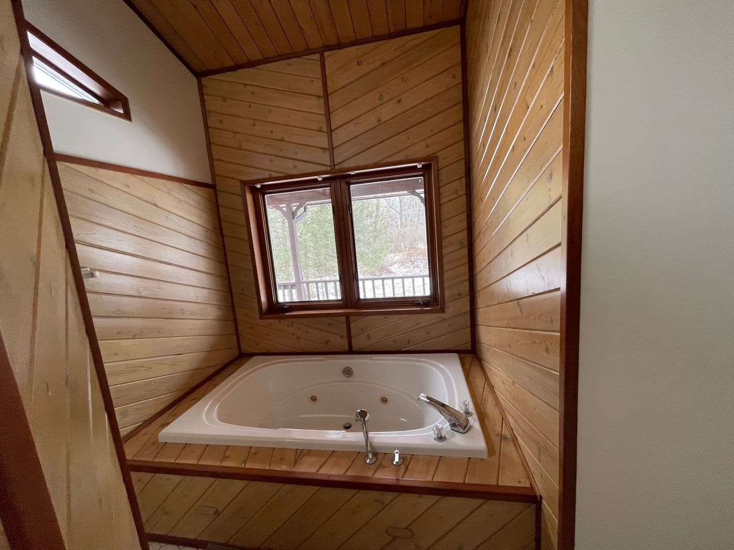 Cresco House: 3530 Spruce Cabin Road