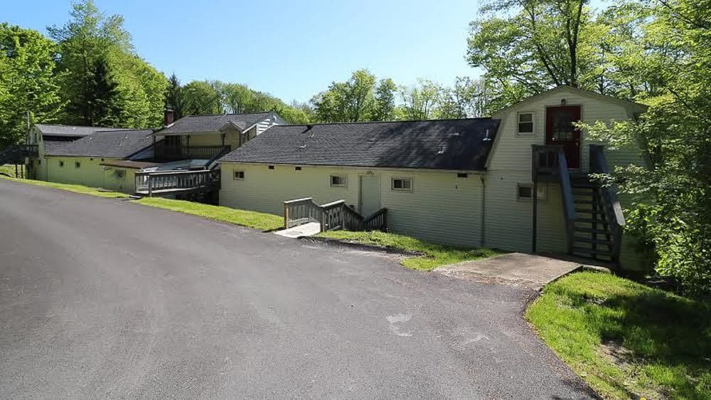 Gouldsboro Apartment: 106-115 3rd St.