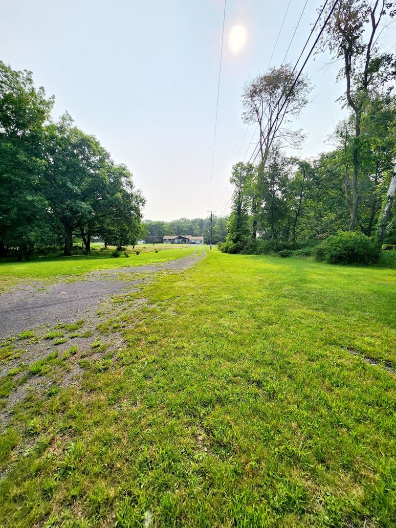 Henryville Apartment: 520-524 Post Hill Road
