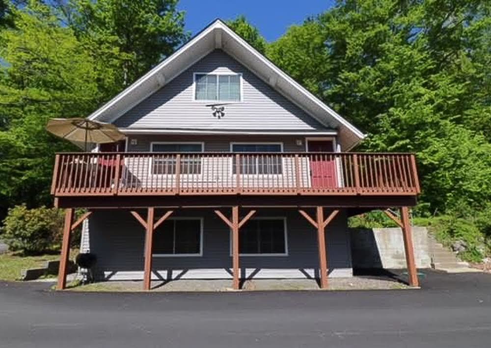 Gouldsboro Apartment: 106-115 3rd St.
