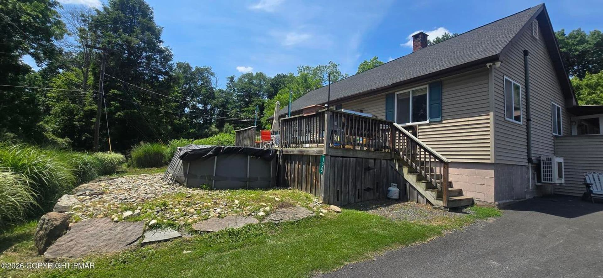 East Stroudsburg House: 135 Little Creek Lane