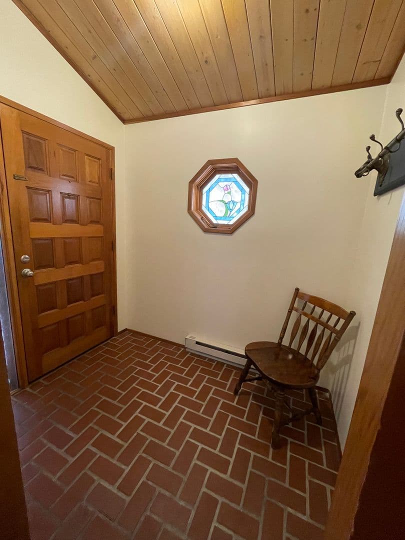 Cresco House: 3530 Spruce Cabin Road