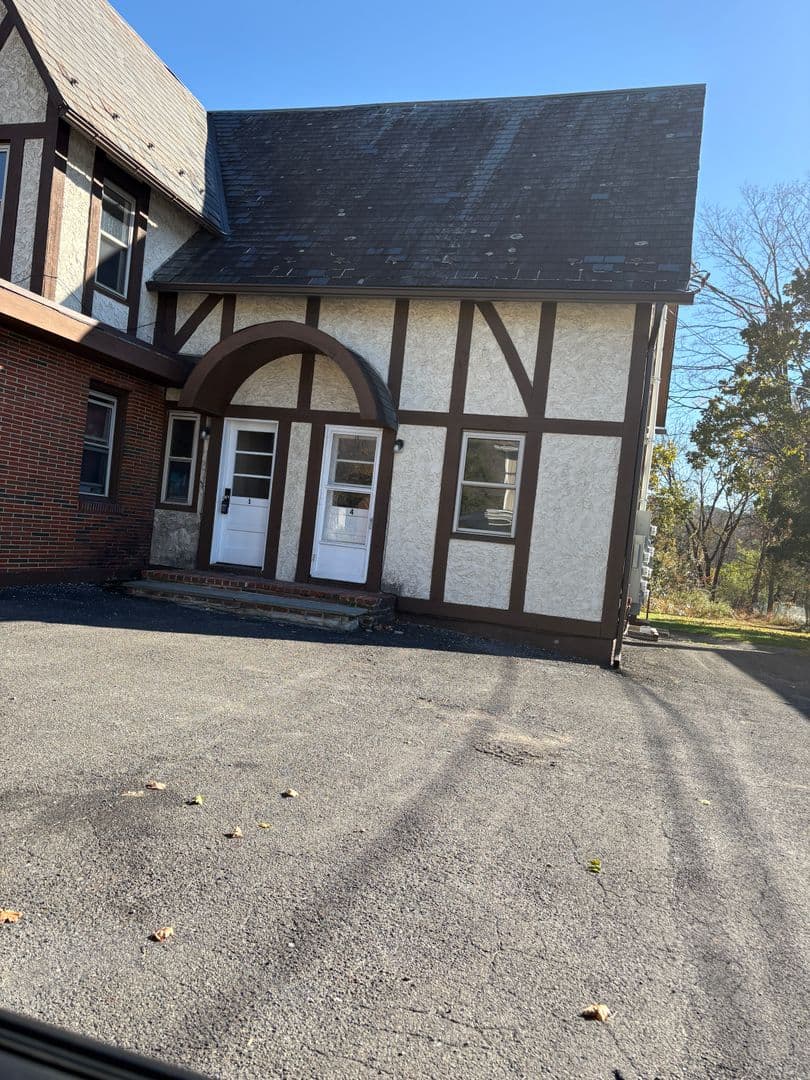 Brodheadsville Apartment: 1826 Route 209