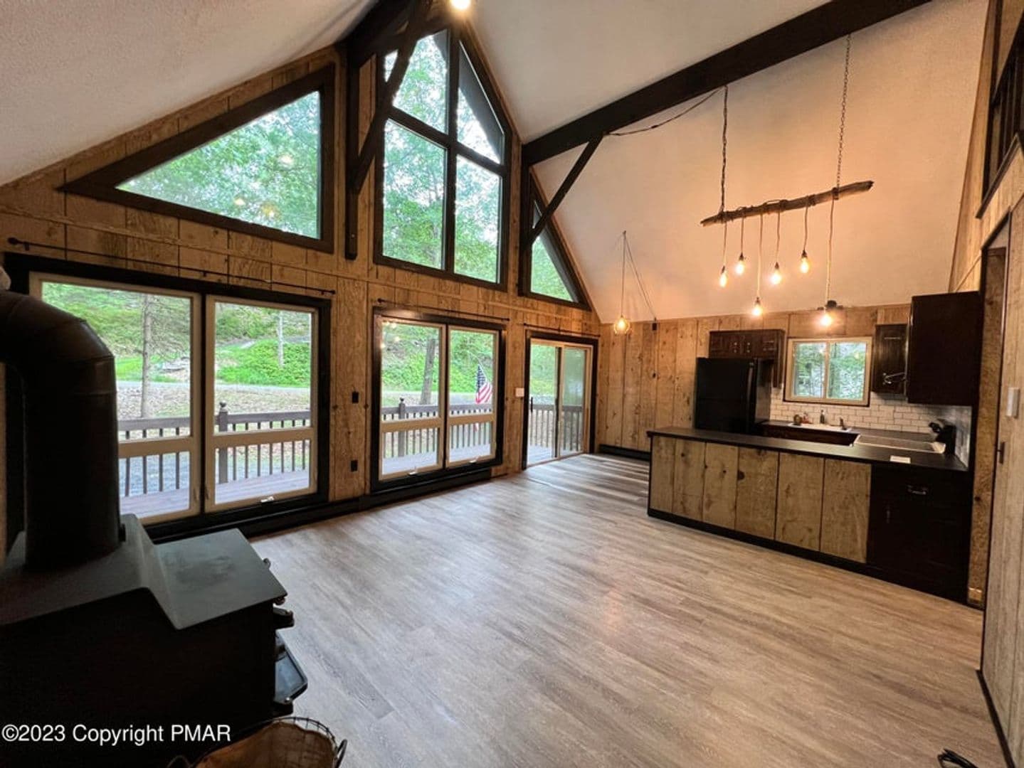 Bushkill House: 211 Dorchester Dr