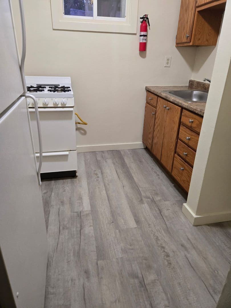 Gouldsboro Apartment: 106-115 3rd St.