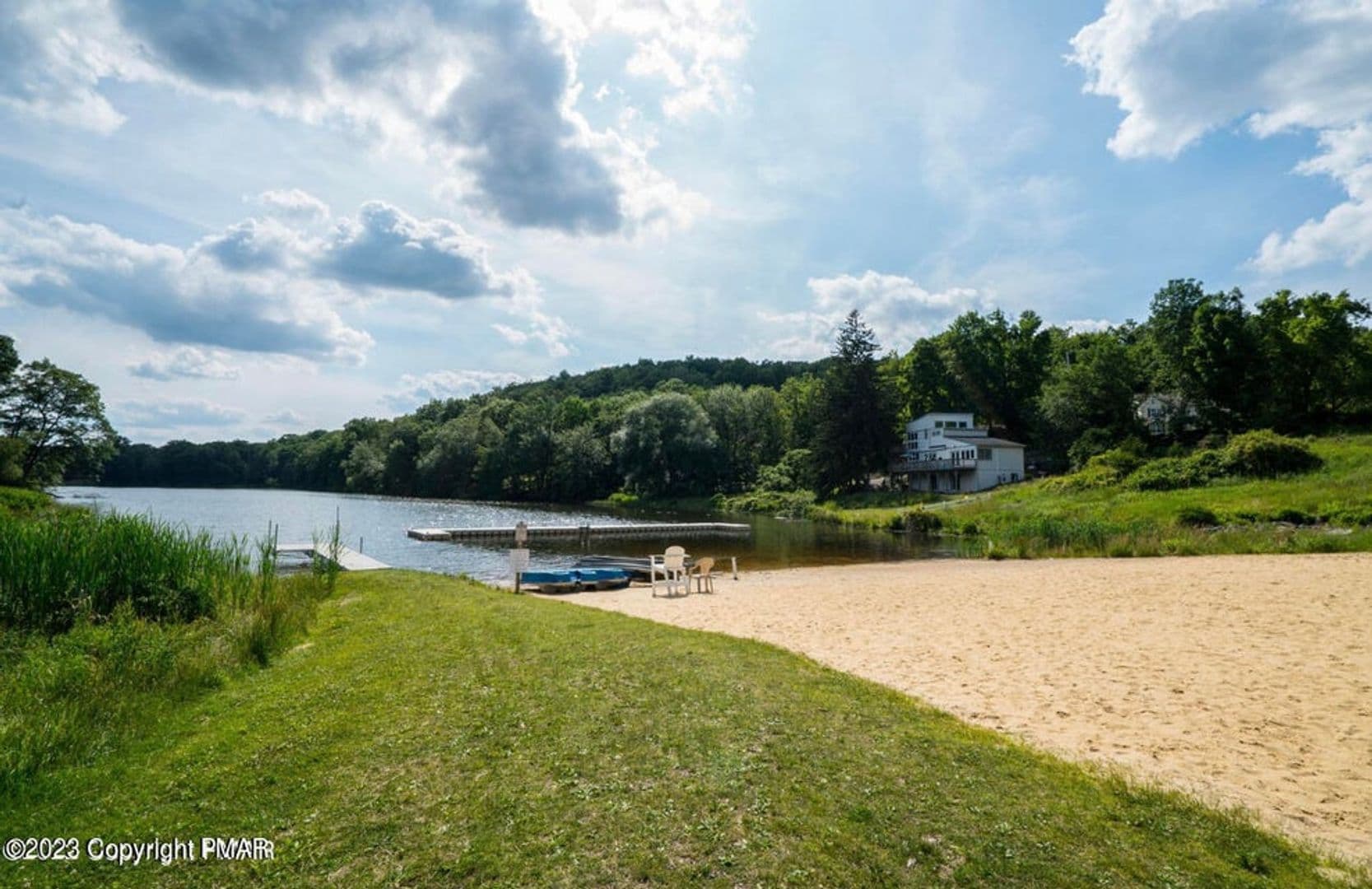 Bushkill House: 211 Dorchester Dr