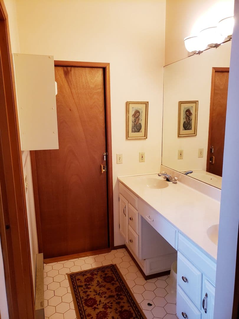 Cresco House: 3530 Spruce Cabin Road