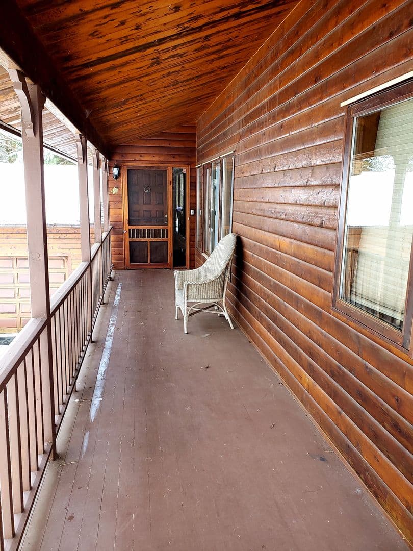 Cresco House: 3530 Spruce Cabin Road