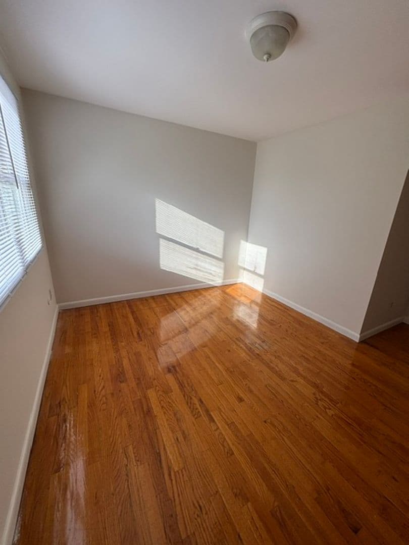 Syracuse Apartment: 1605-1711 Meadowbrook Drive (Brookside)