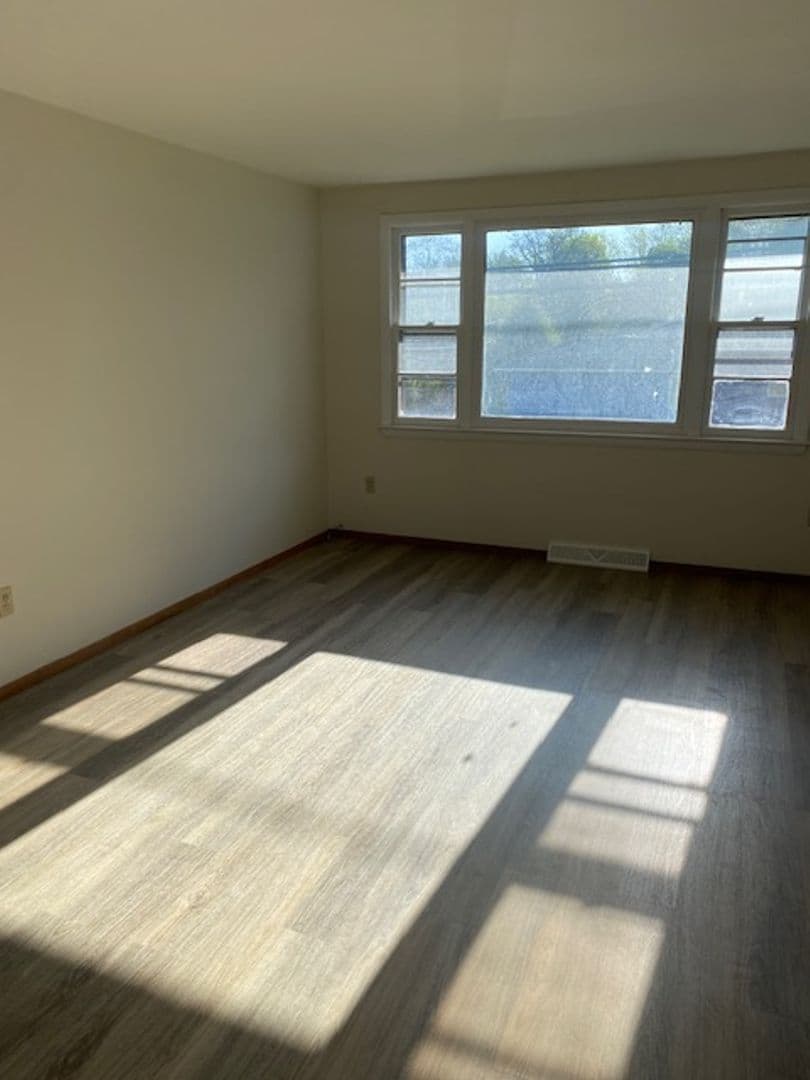Syracuse Apartment: 928 Northway Street