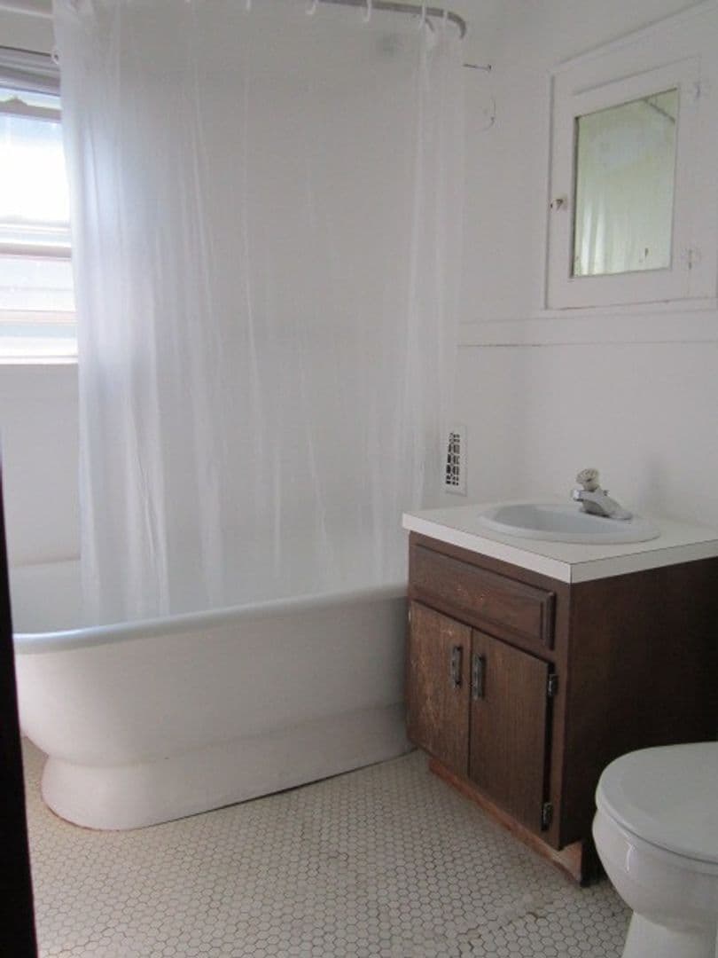 Syracuse Apartment: 620 Euclid Avenue