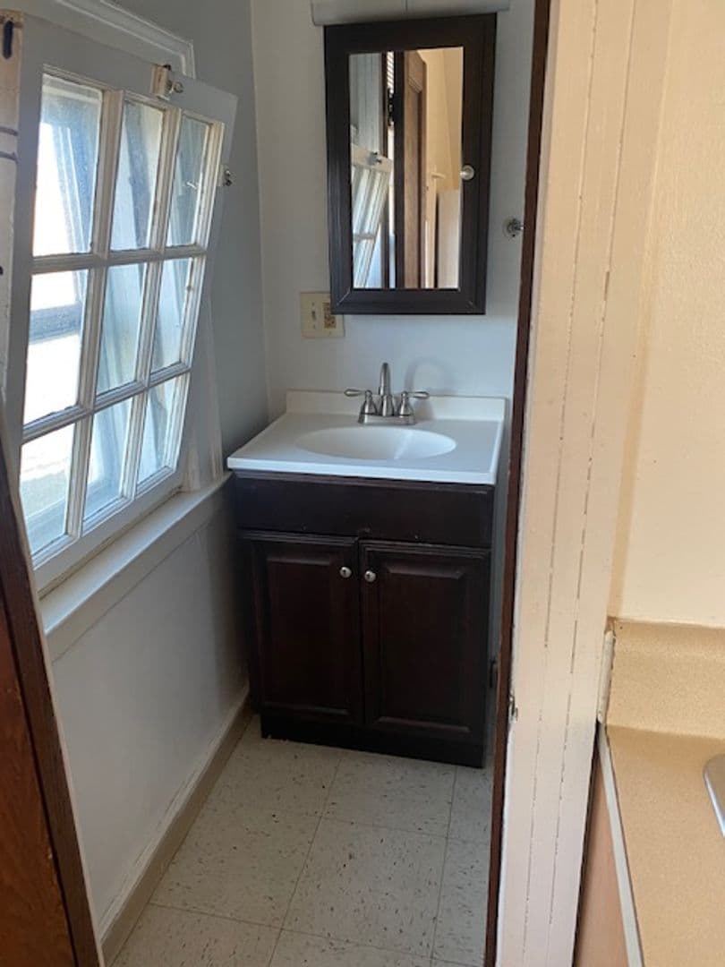 Syracuse Apartment: 205 Comstock Avenue