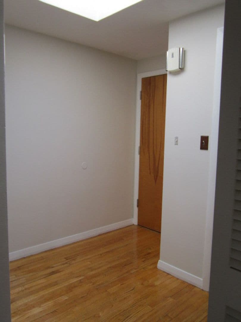 Syracuse Apartment: 1605-1711 Meadowbrook Drive (Brookside)