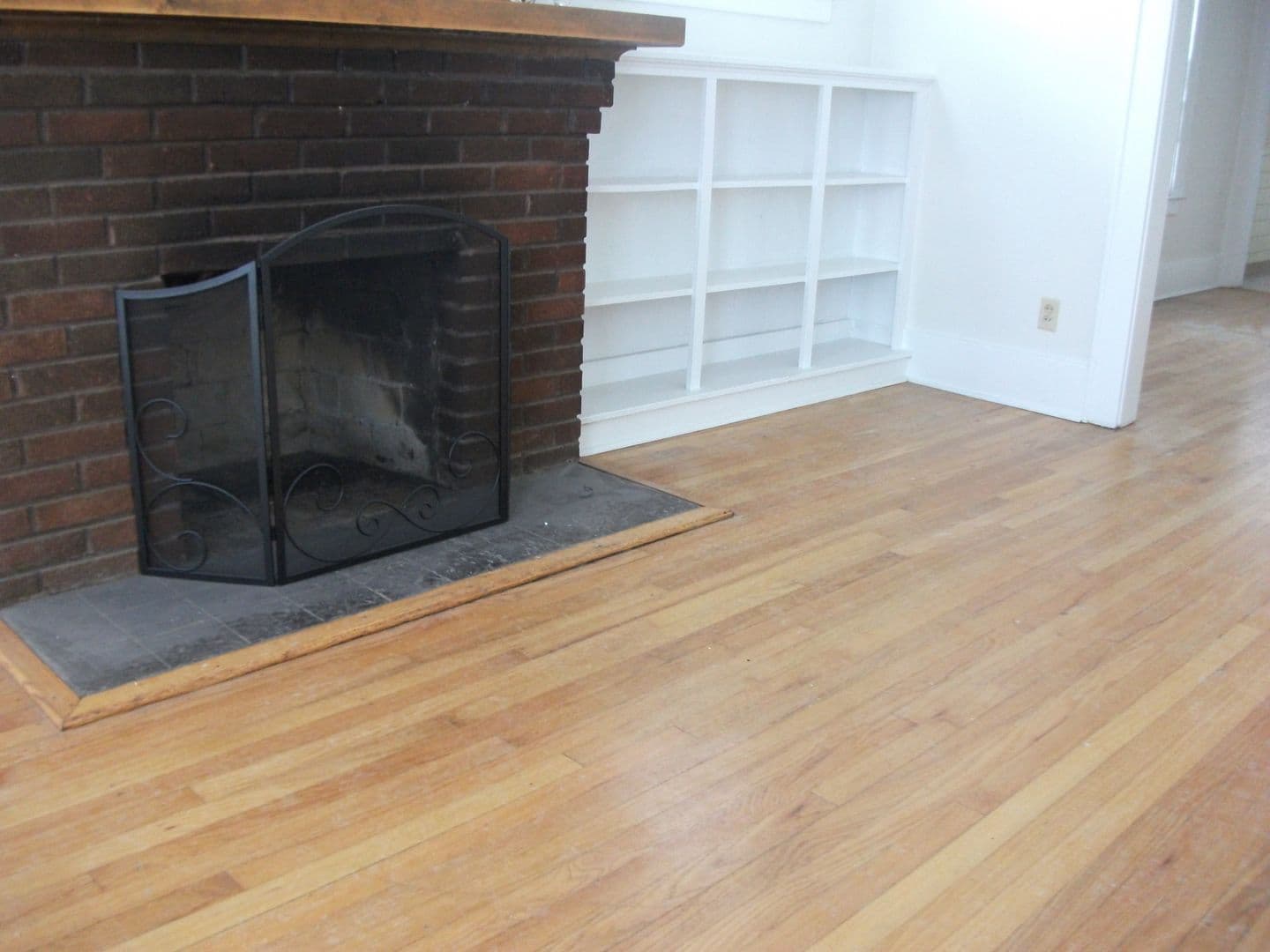 Syracuse Apartment: 341-43 Roosevelt Avenue