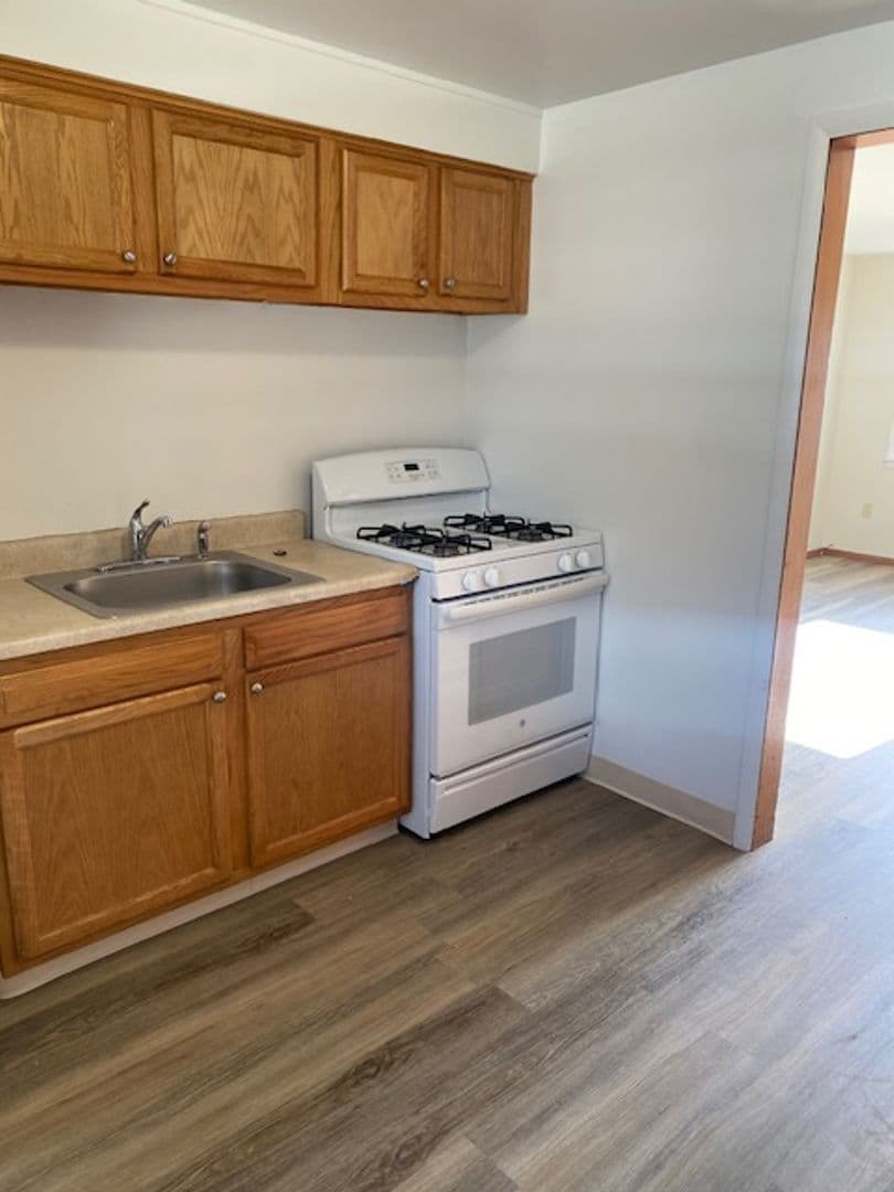 Syracuse Apartment: 928 Northway Street