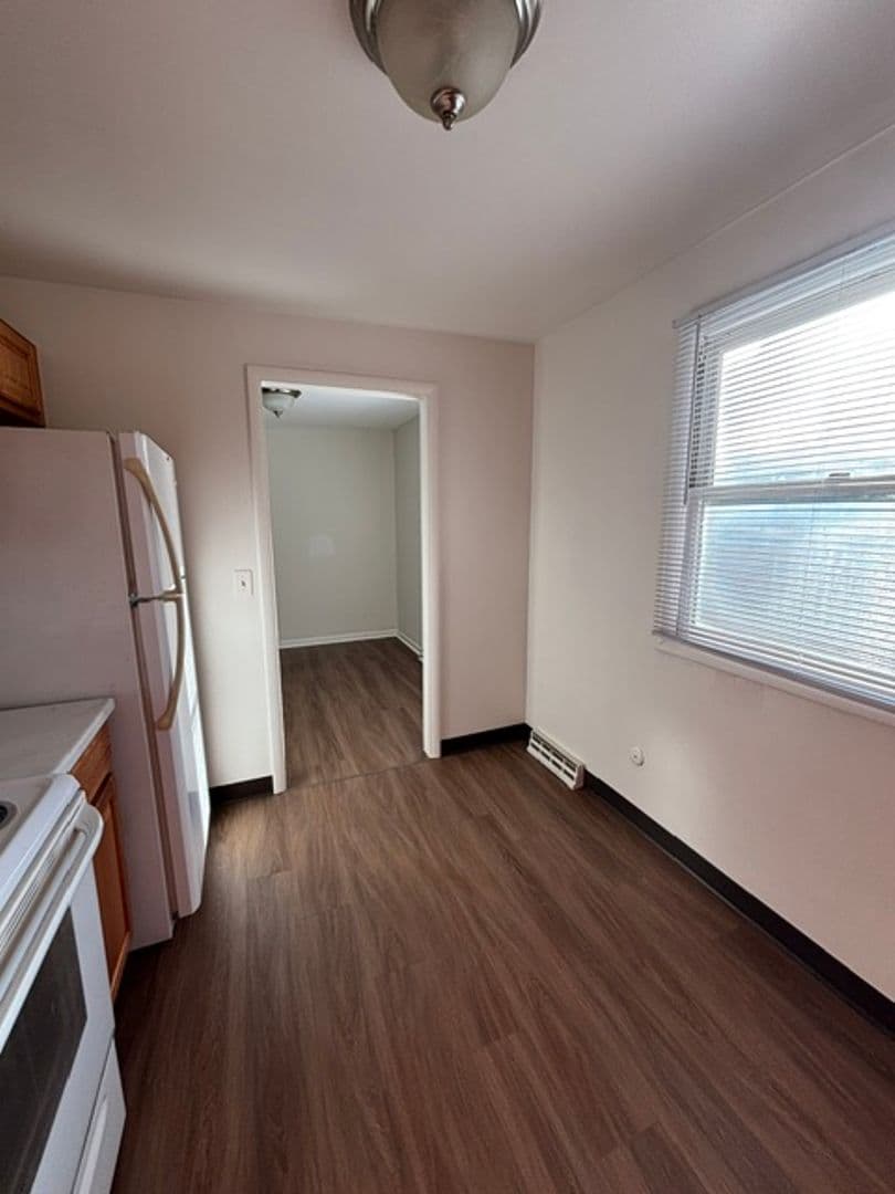 Syracuse Apartment: 1605-1711 Meadowbrook Drive (Brookside)