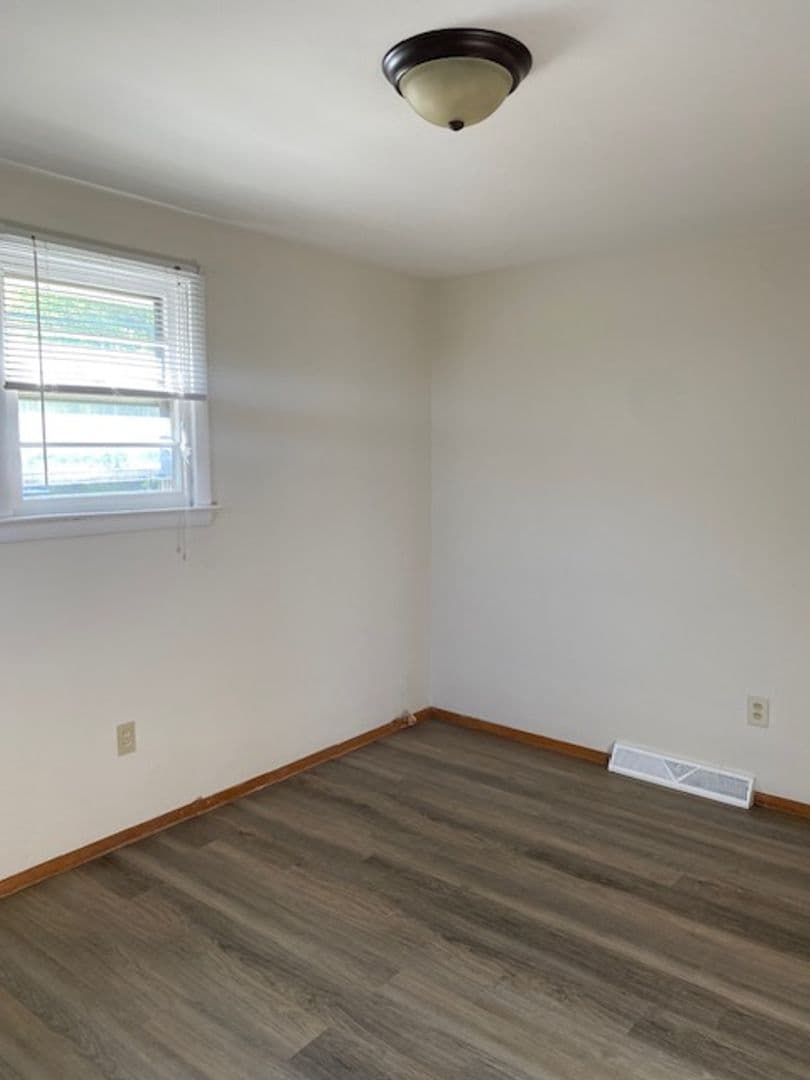 Syracuse Apartment: 928 Northway Street