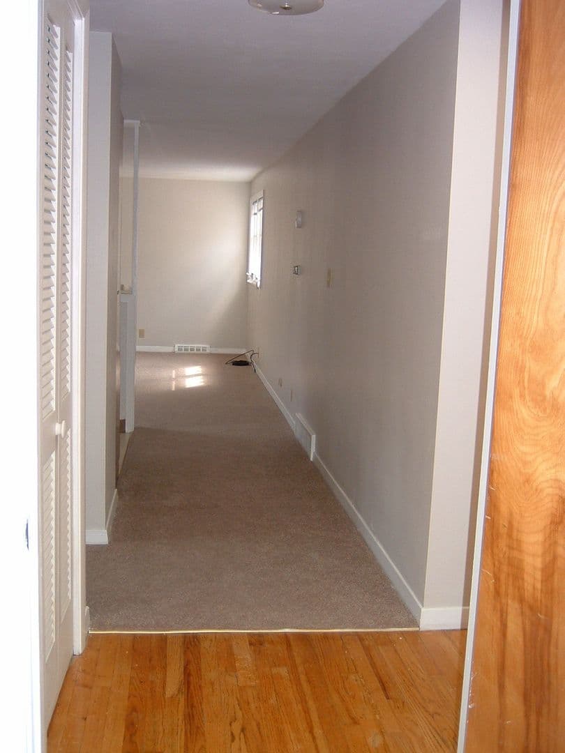 Syracuse Apartment: 1605-1711 Meadowbrook Drive (Brookside)