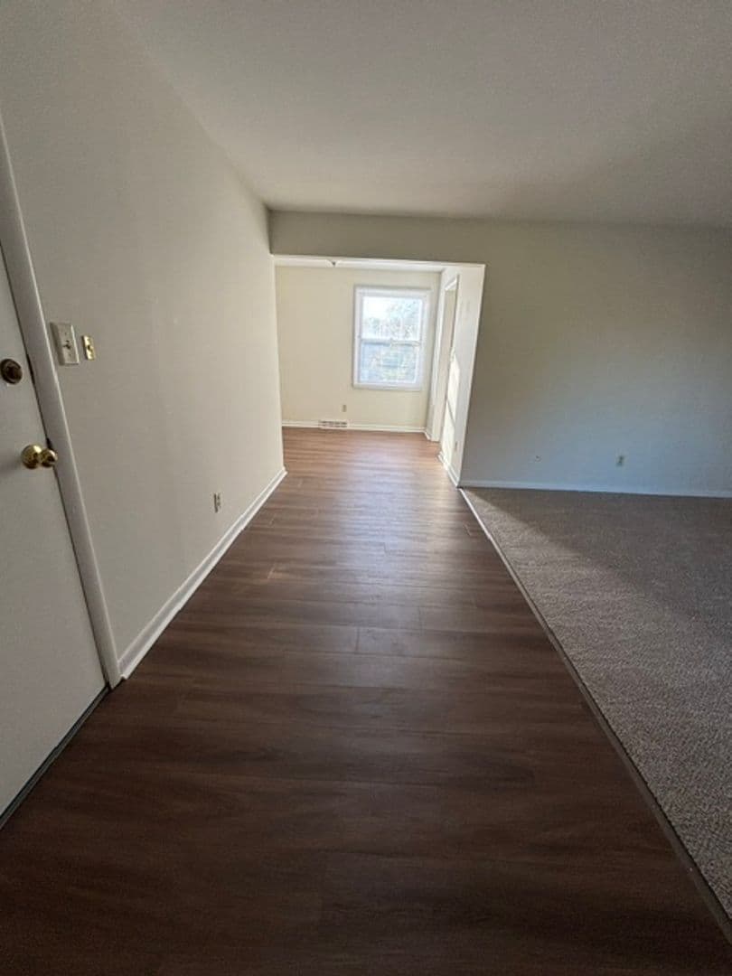 Syracuse Apartment: 1605-1711 Meadowbrook Drive (Brookside)