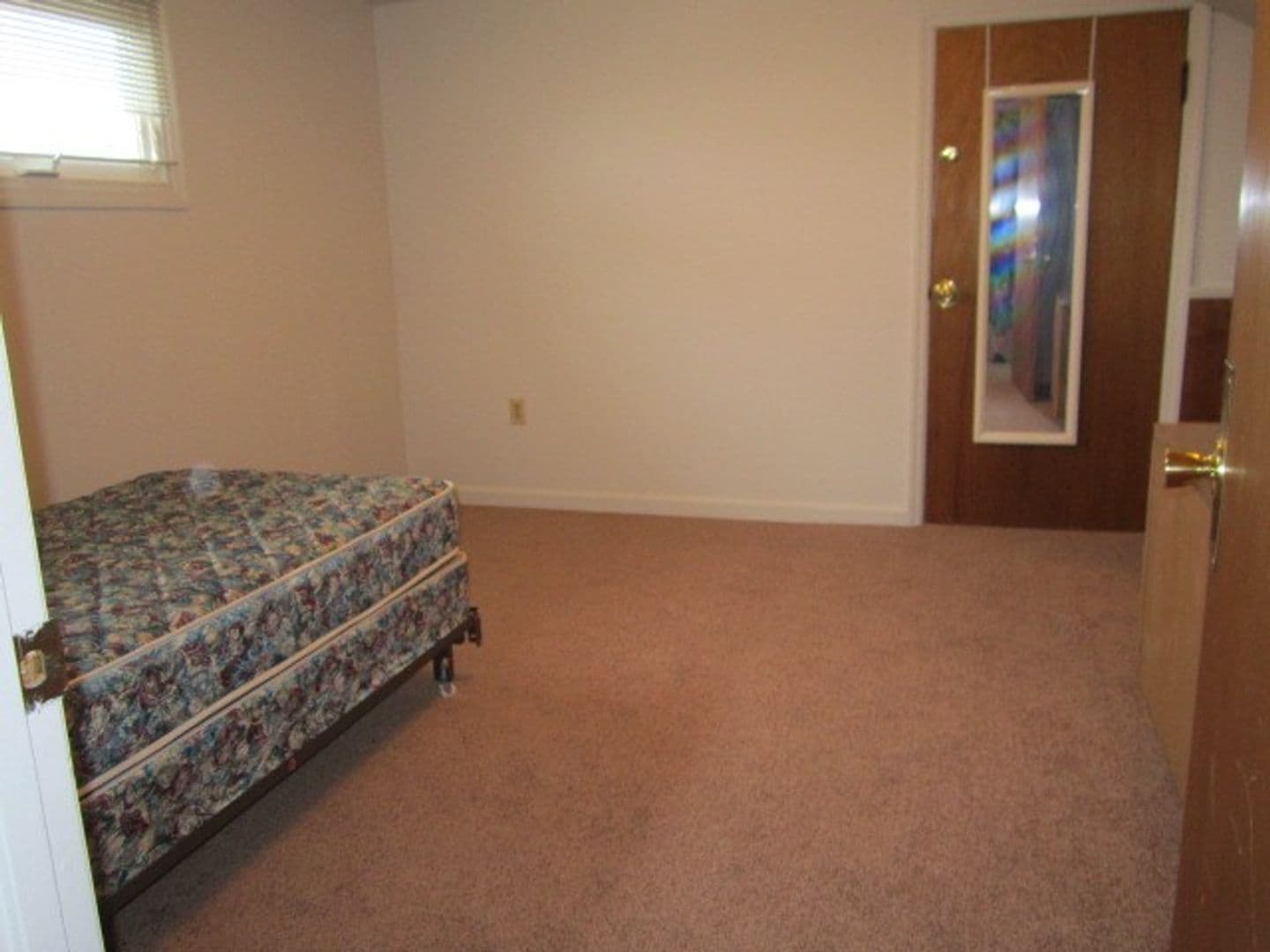 Syracuse Apartment: 205 Comstock Avenue