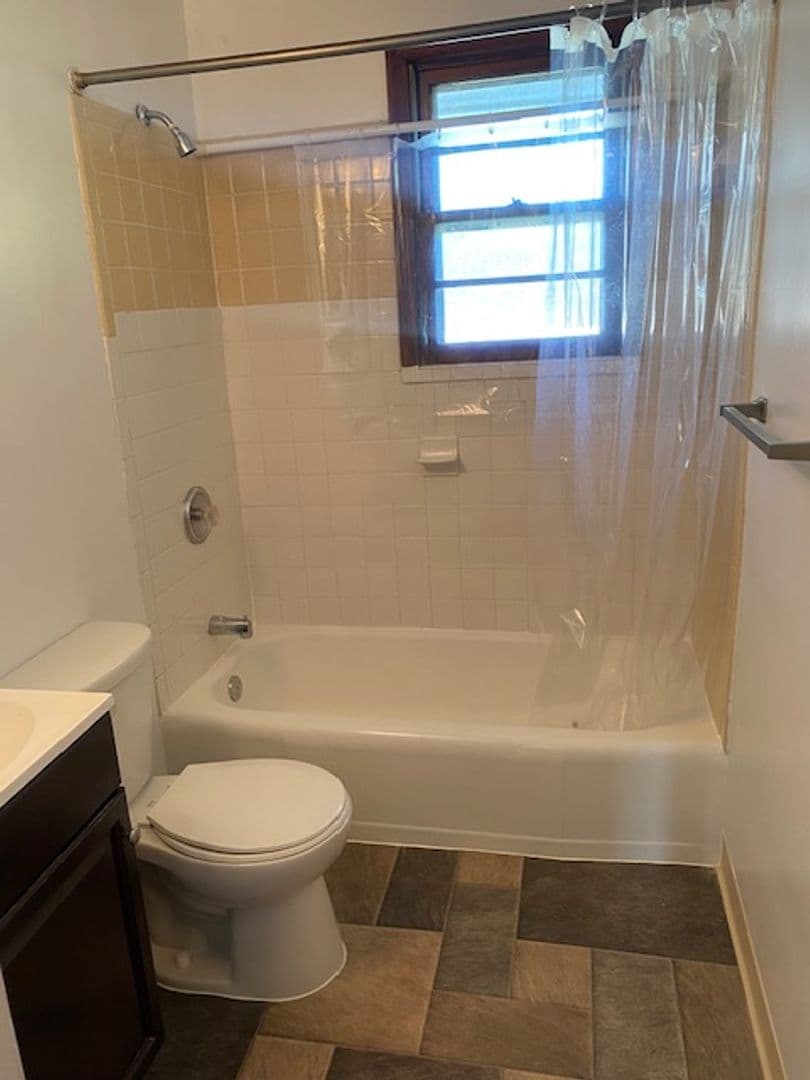 Syracuse Apartment: 928 Northway Street