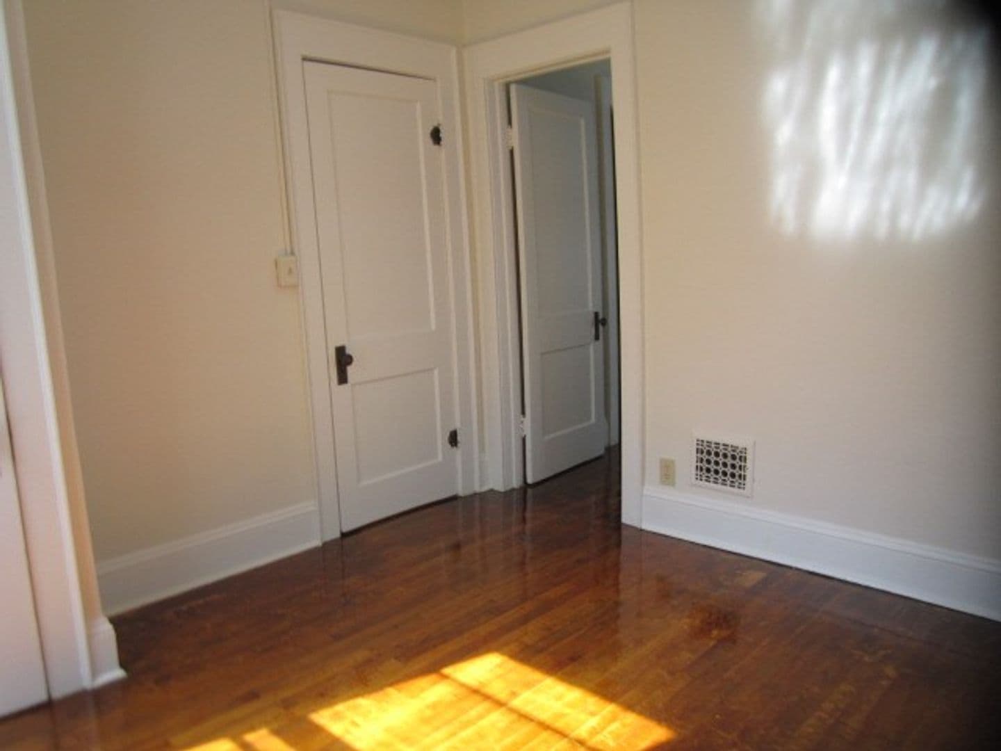 Syracuse Apartment: 1020-22 Euclid Avenue