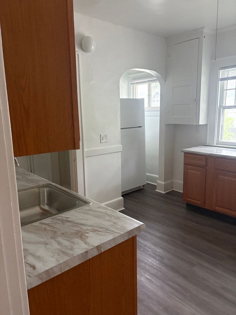 Syracuse Apartment: 1009-11 Euclid Avenue