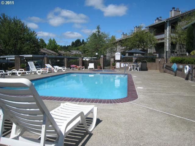 Beaverton House: 9515 SW 146th Terrace C-2