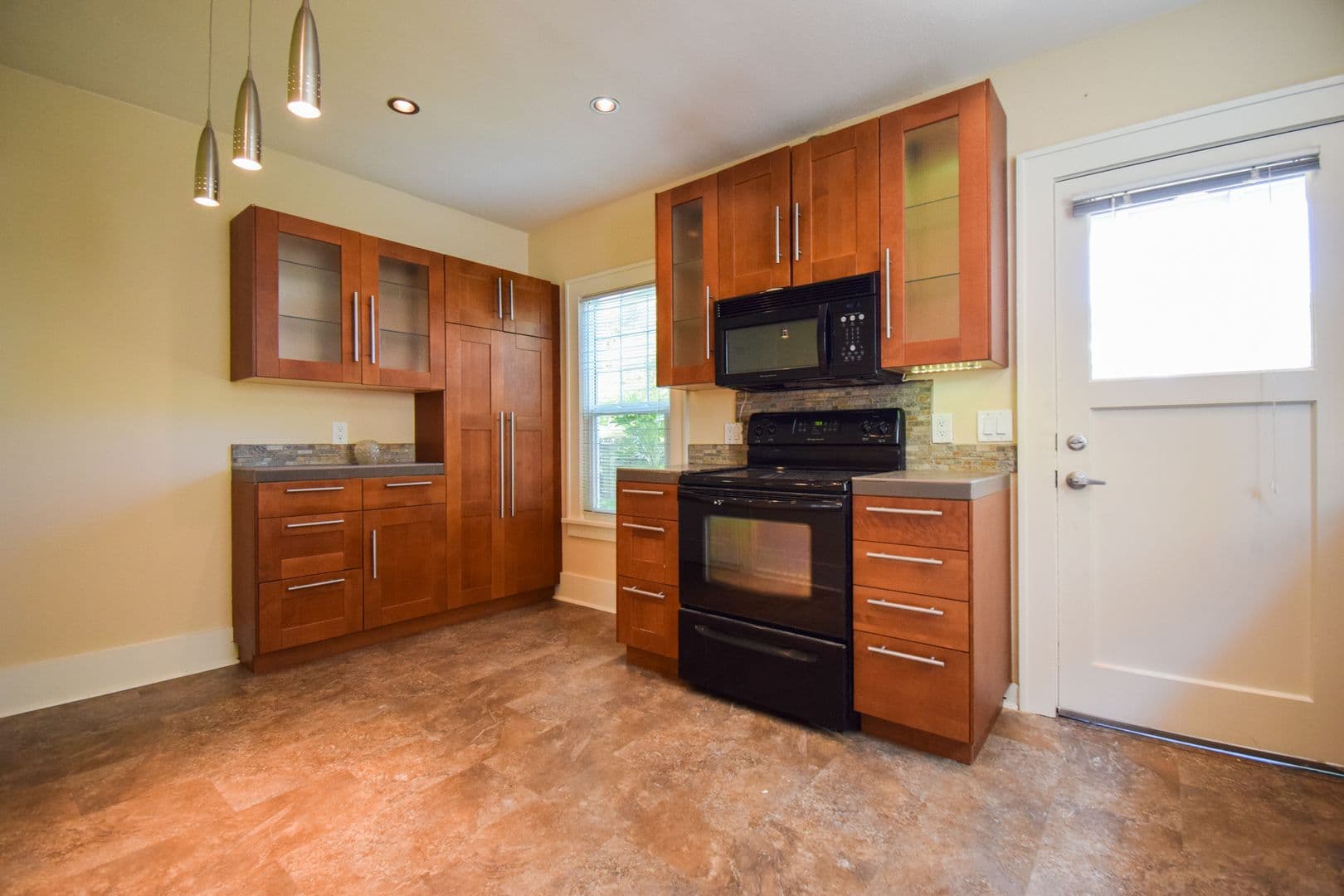 Portland Apartment: 2613-2615 NE Clackamas St.