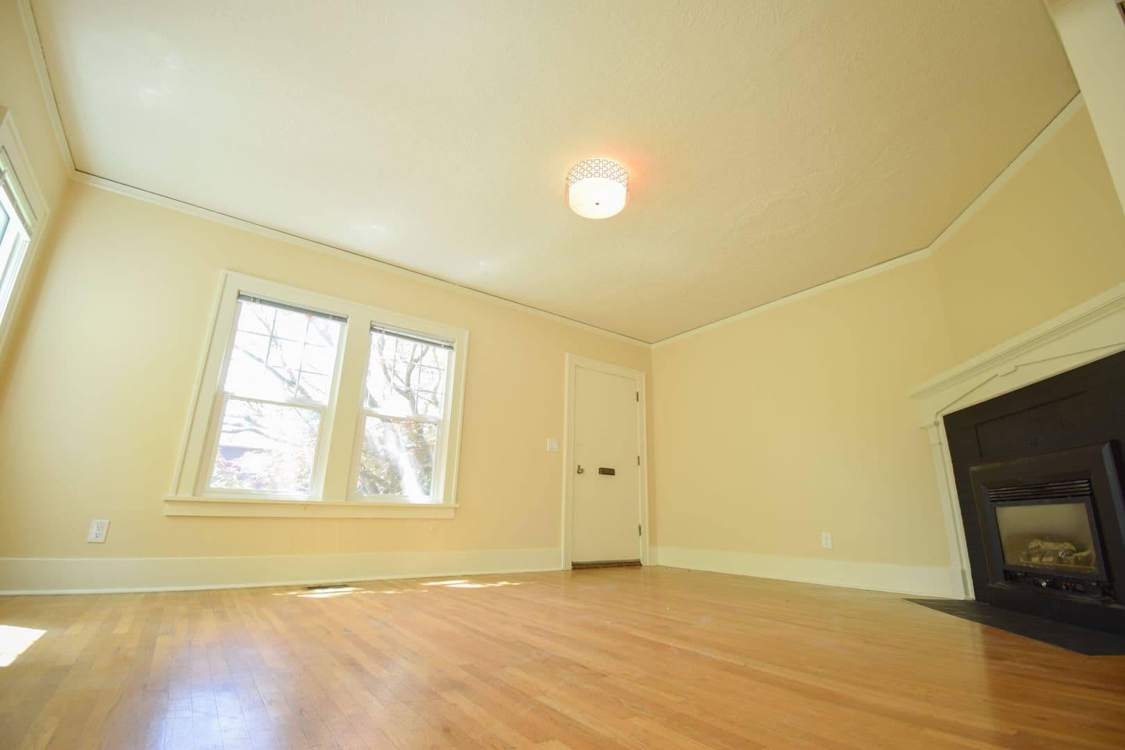 Portland Apartment: 2613-2615 NE Clackamas St.