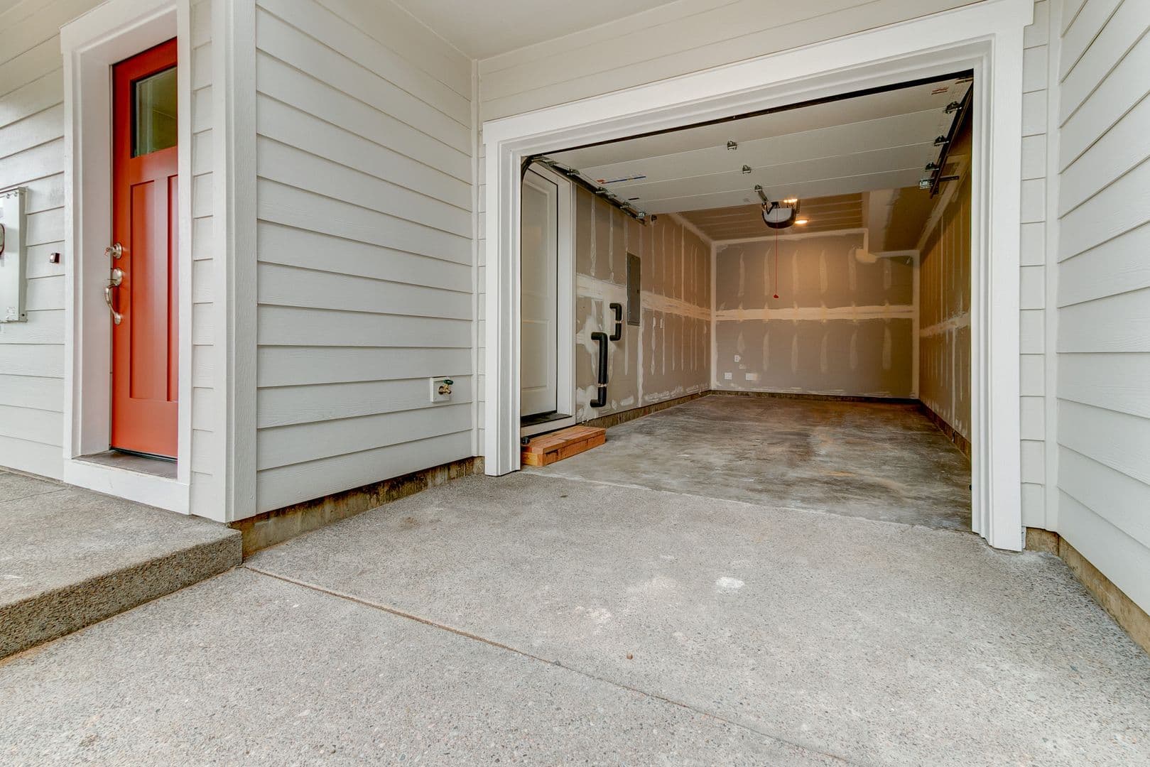 Aloha Apartment: 21241 SW Ortiz Ln