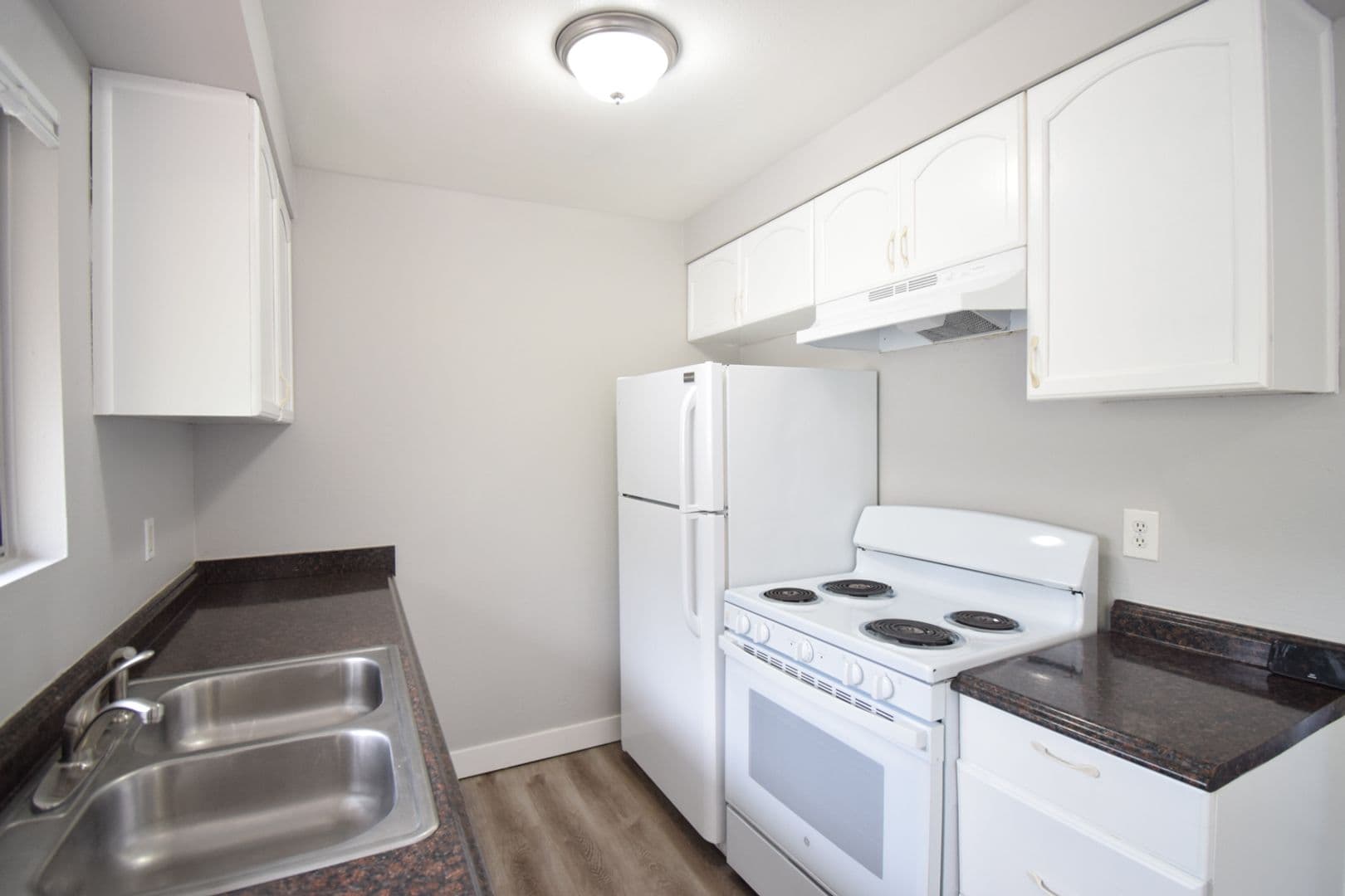 Forest Grove Apartment: 3018 19th Ave