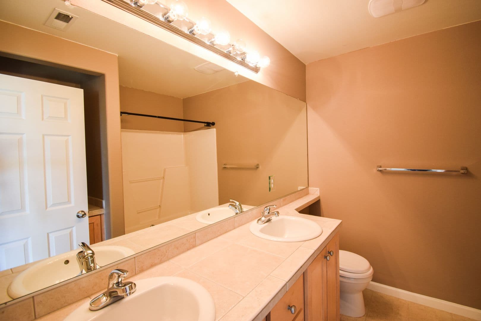 Tigard House: 10735 SW Canterbury Lane #104