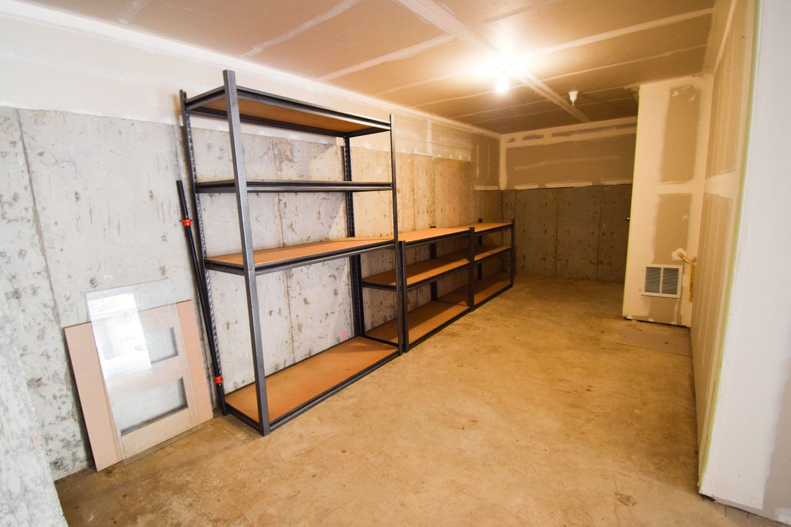 Tigard House: 10735 SW Canterbury Lane #104