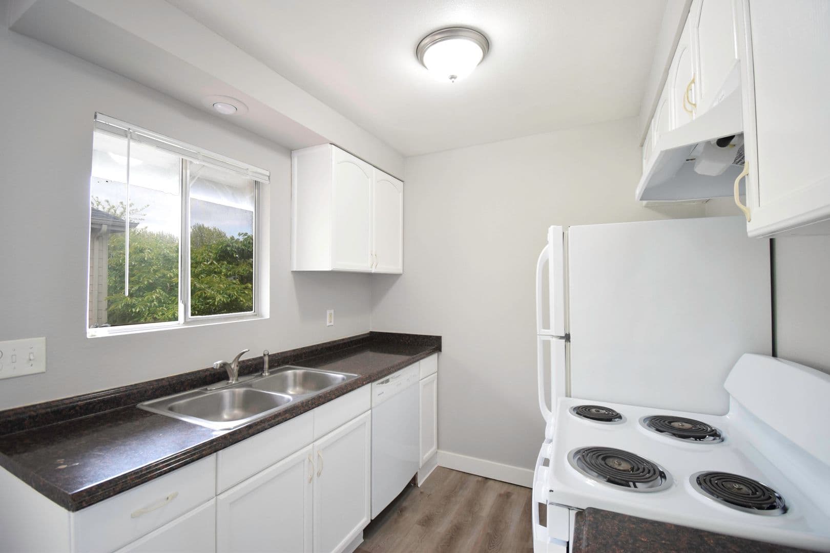 Forest Grove Apartment: 3018 19th Ave