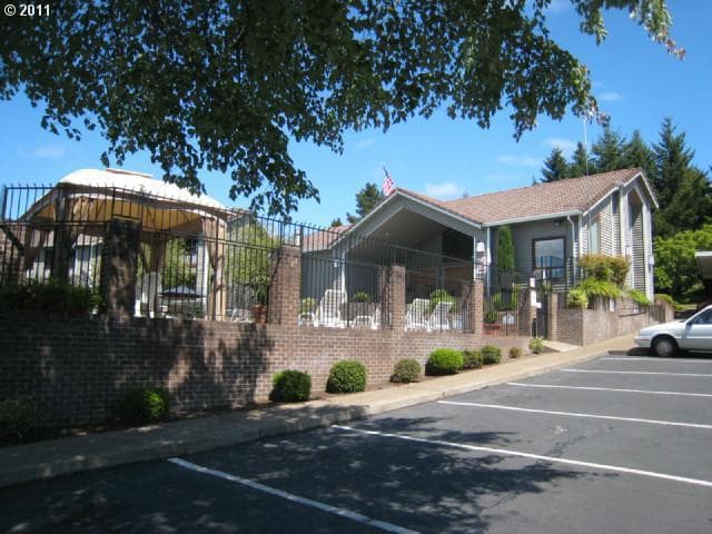Beaverton House: 9515 SW 146th Terrace C-2