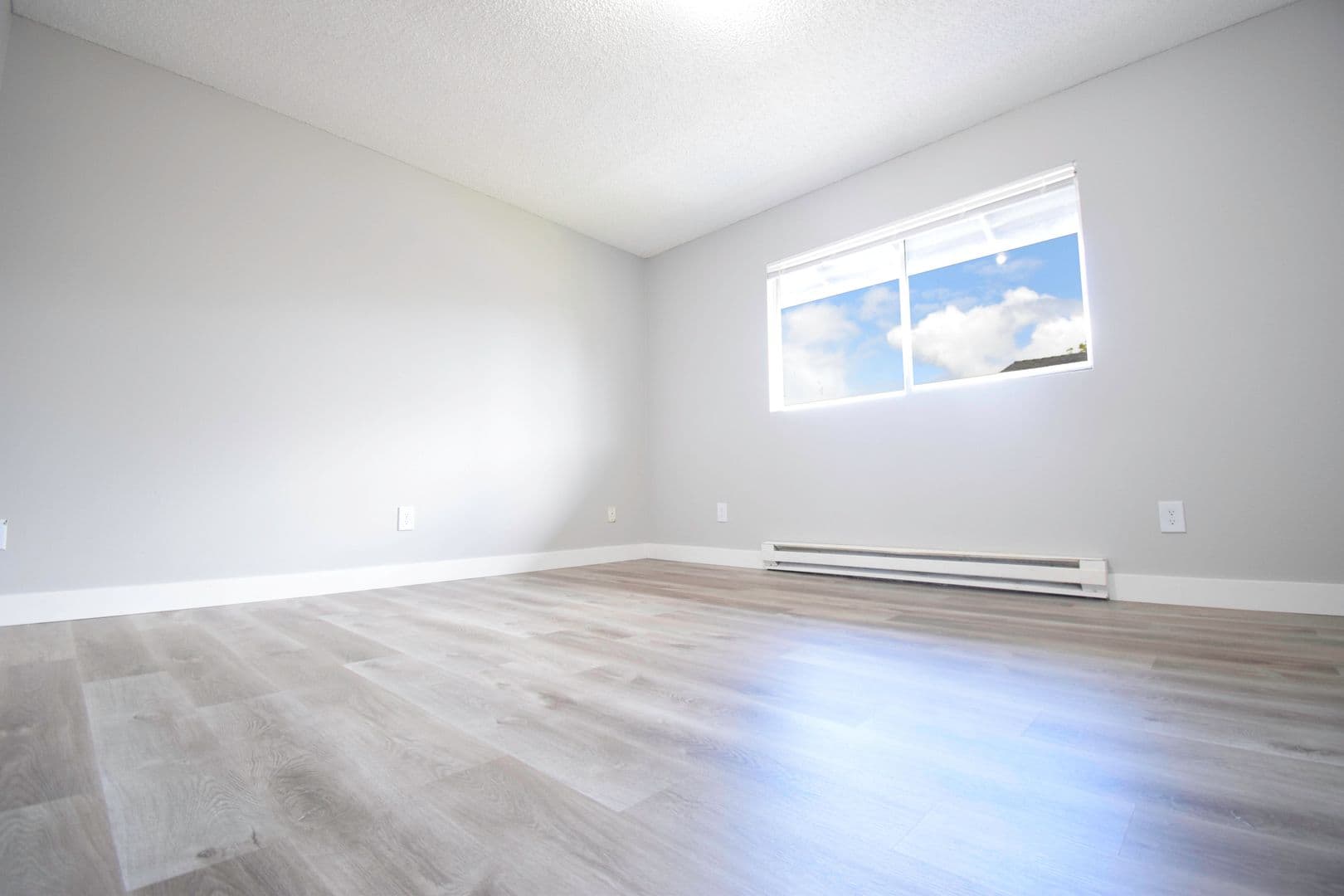Forest Grove Apartment: 3018 19th Ave