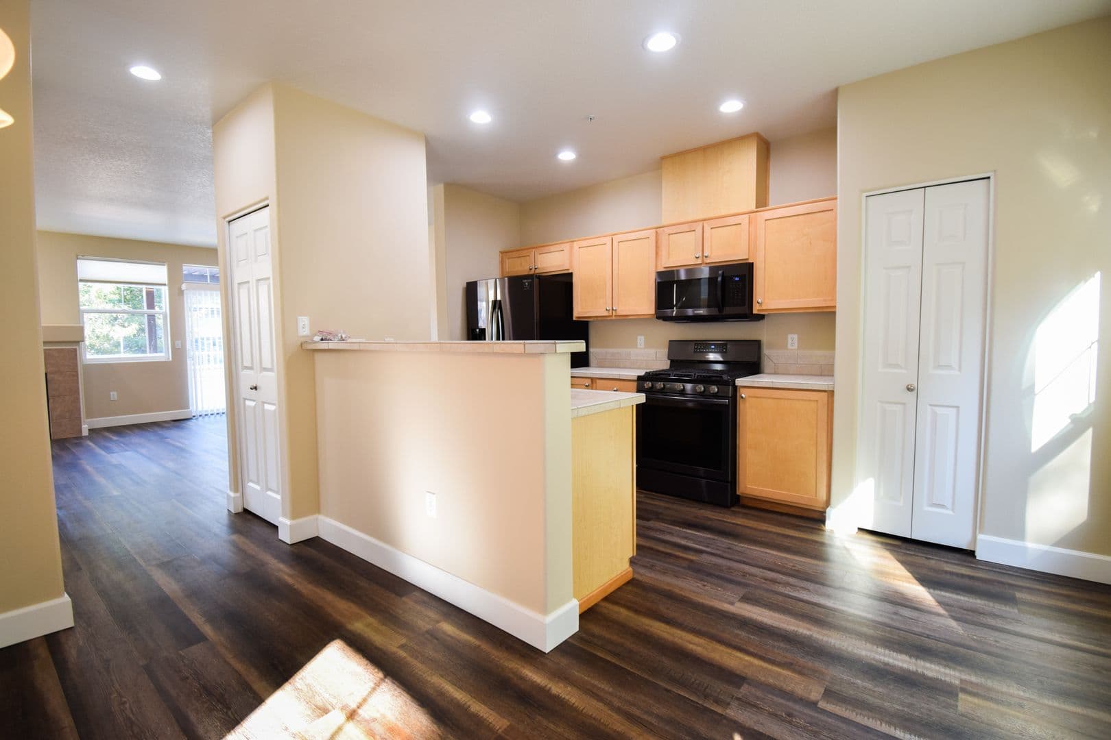 Tigard House: 10735 SW Canterbury Lane #104